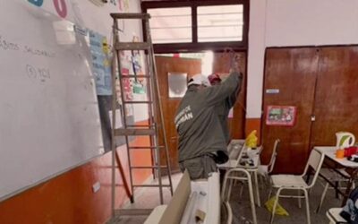 El Ente de Infraestructura realiza trabajos de carpintería, herrería y pintura en una escuela