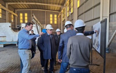 Histórica remodelación: El Gobernador visitó la industria metalúrgica donde reparan la balsa “La Niña”