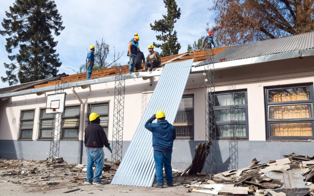 Renuevan el techo de la Escuela José Hernández en vísperas de su centenario