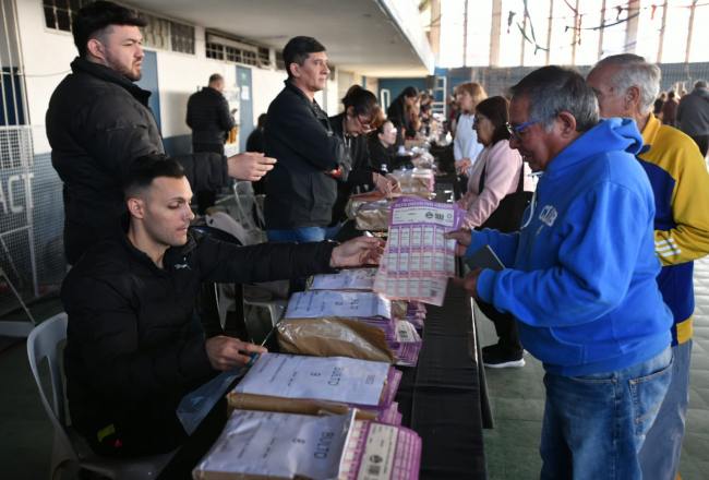 Boleto gratuito a jubilados: Hoy finaliza la entrega en Capital