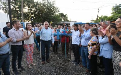 Jaldo inauguró un pozo de agua y obras de pavimento y alumbrado público en Lastenia