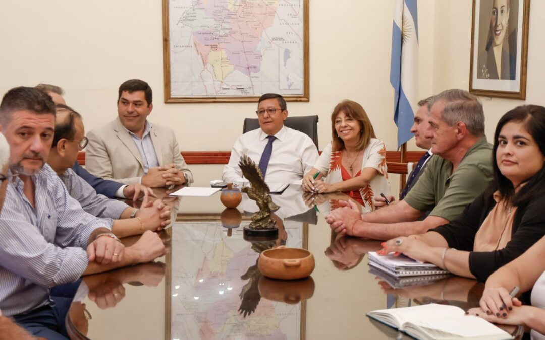 Interior, Obras Públicas y Educación acuerdan reparar escuelas en verano