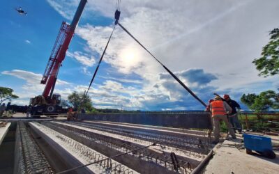 Jaldo supervisó las obras del puente sobre el arroyo Taruca Pampa