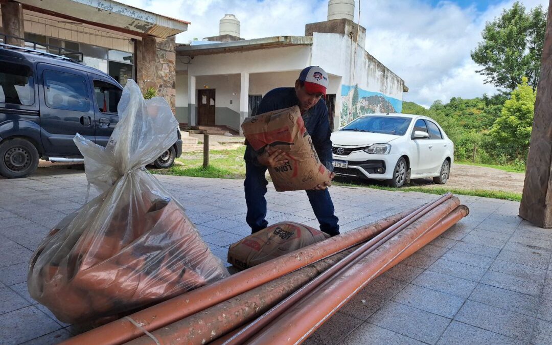 Trabajan en escuelas en San Javier y Yerba Buena para la vuelta a las aulas