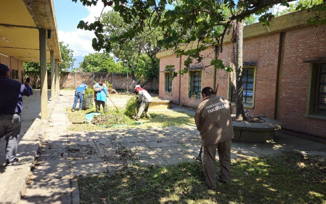 Tareas de mantenimiento y reparación en escuelas de la Capital