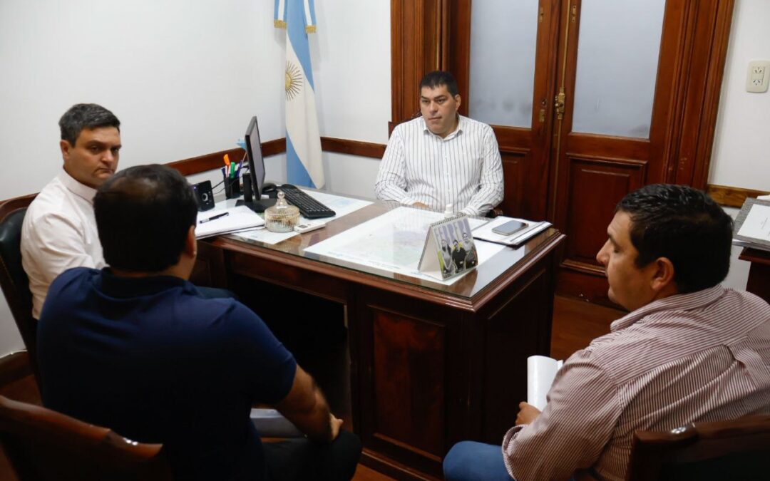 Avanzan con gestiones para mejorar el acceso al agua en comunas del interior