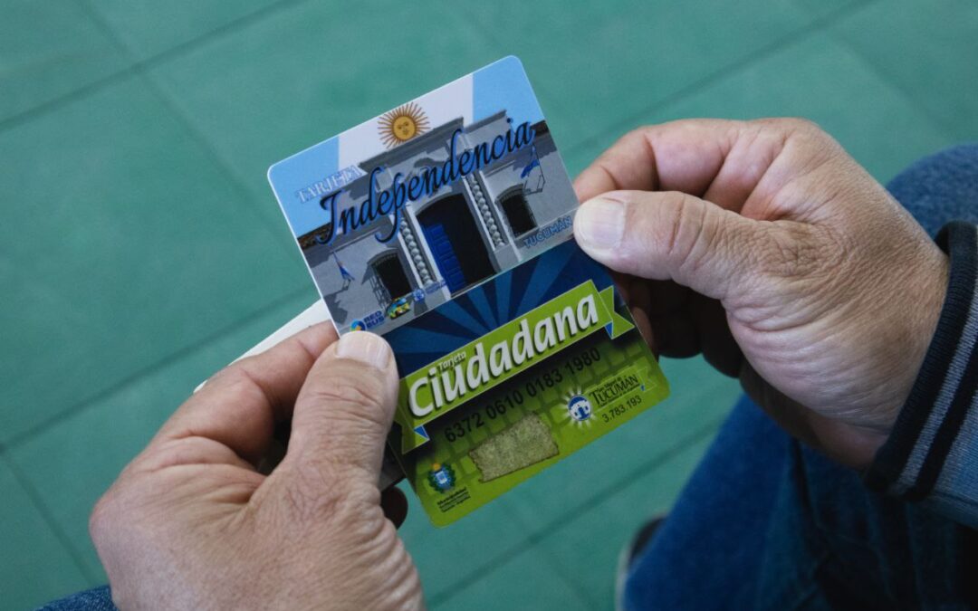 Canjean tarjetas Ciudadana por Independencia en el Complejo Belgrano