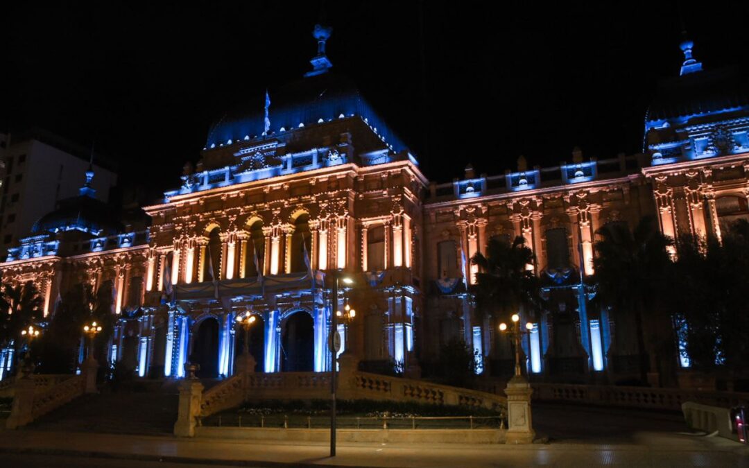 Prueba de luces en la Casa de Gobierno: avanza la puesta en valor de su fachada histórica