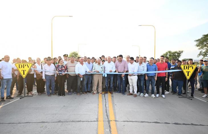 Jaldo inauguró obras de repavimentación e iluminación en Leales