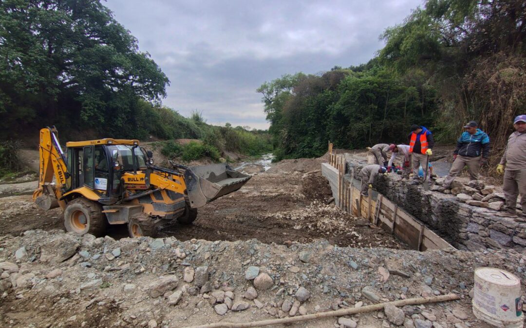 El Gobierno avanza con obras de defensa estructural para proteger la toma de agua en el Río Muerto
