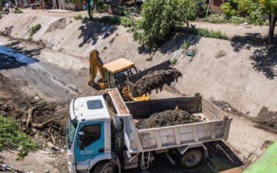 El Gobierno intensifica la limpieza y desmalezamiento del Canal Norte
