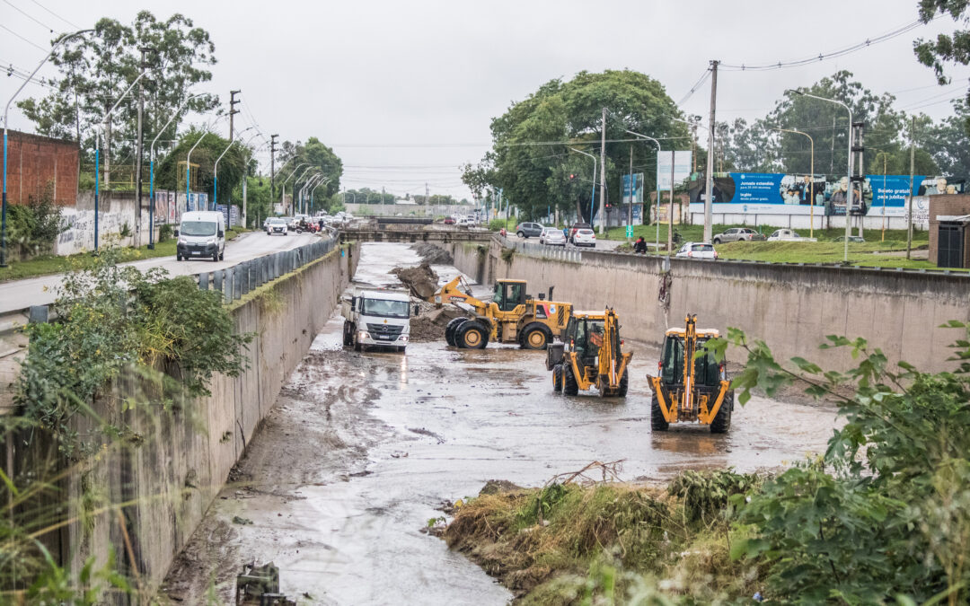 Intensifican la limpieza del Canal Sur para optimizar su capacidad hídrica
